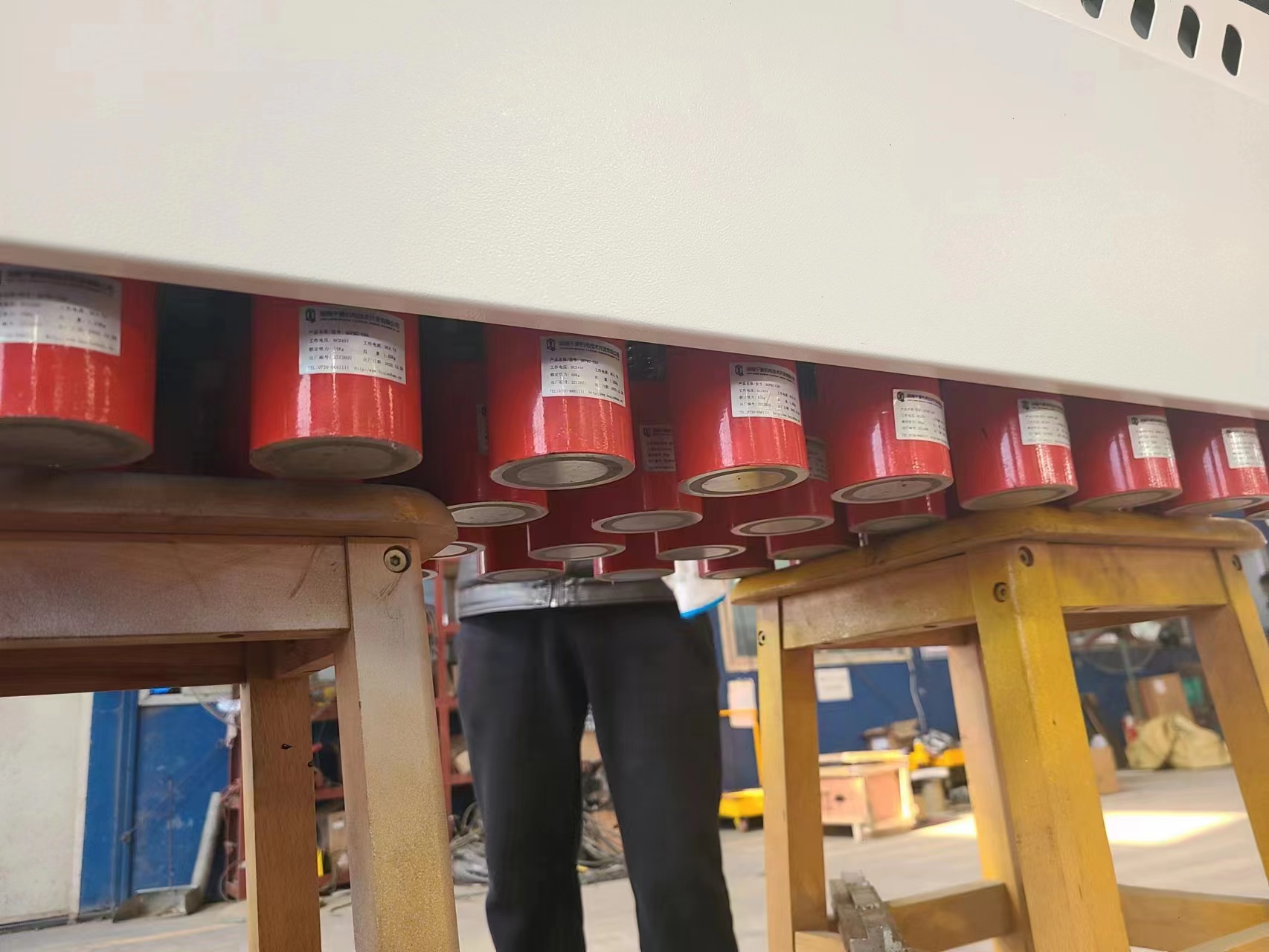 機械手吸盤又哪些？千豪電永磁吸盤